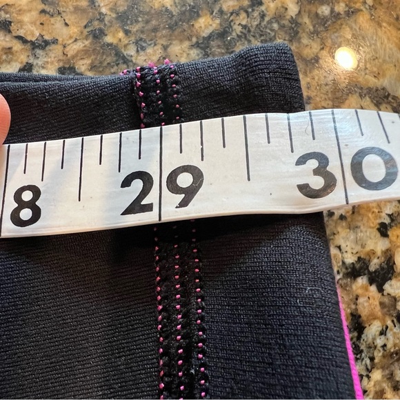 Lululemon Deep Fuchsia/Black Reversible Leggings Size 4 - Picture 12 of 14